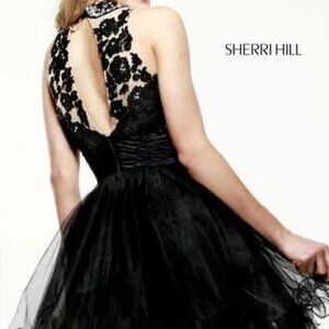 SHERRI HILL BLACK SHORT STYLE DRESS